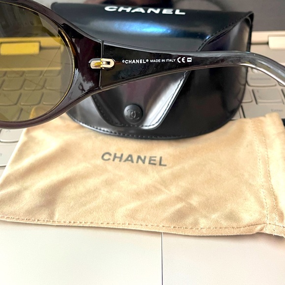 CHANEL Sunglasses Authentic Made in Italy NWOT & in Pristine Condition! - Picture 5 of 7